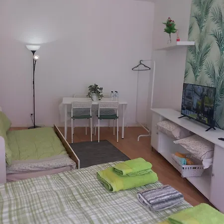 ホームステイ Lila's House ペニシェ